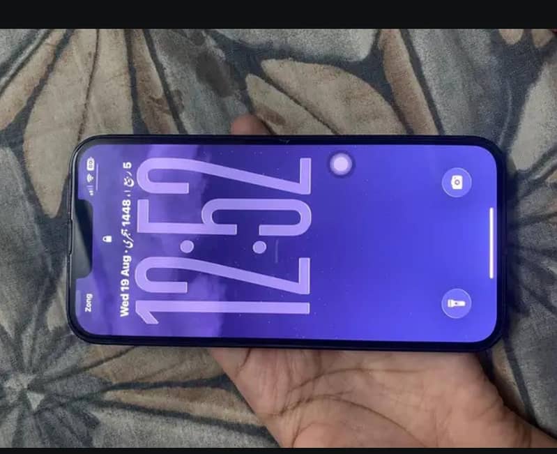 Apple iPhone 13 2
