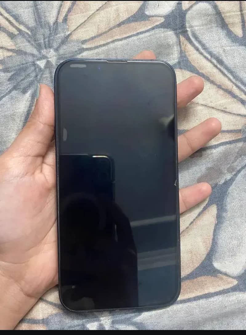Apple iPhone 13 4