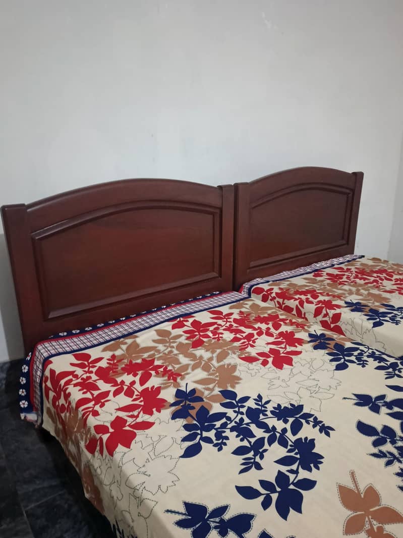 2 Single beds 1