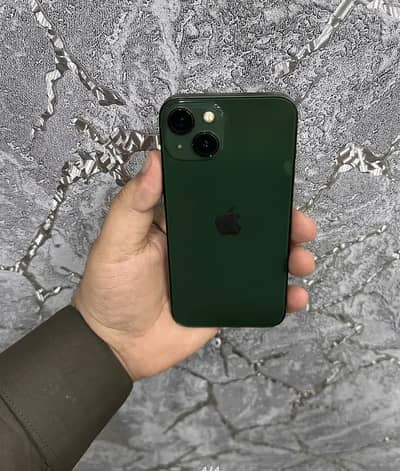 Apple iPhone 13