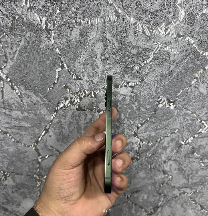 Apple iPhone 13 1
