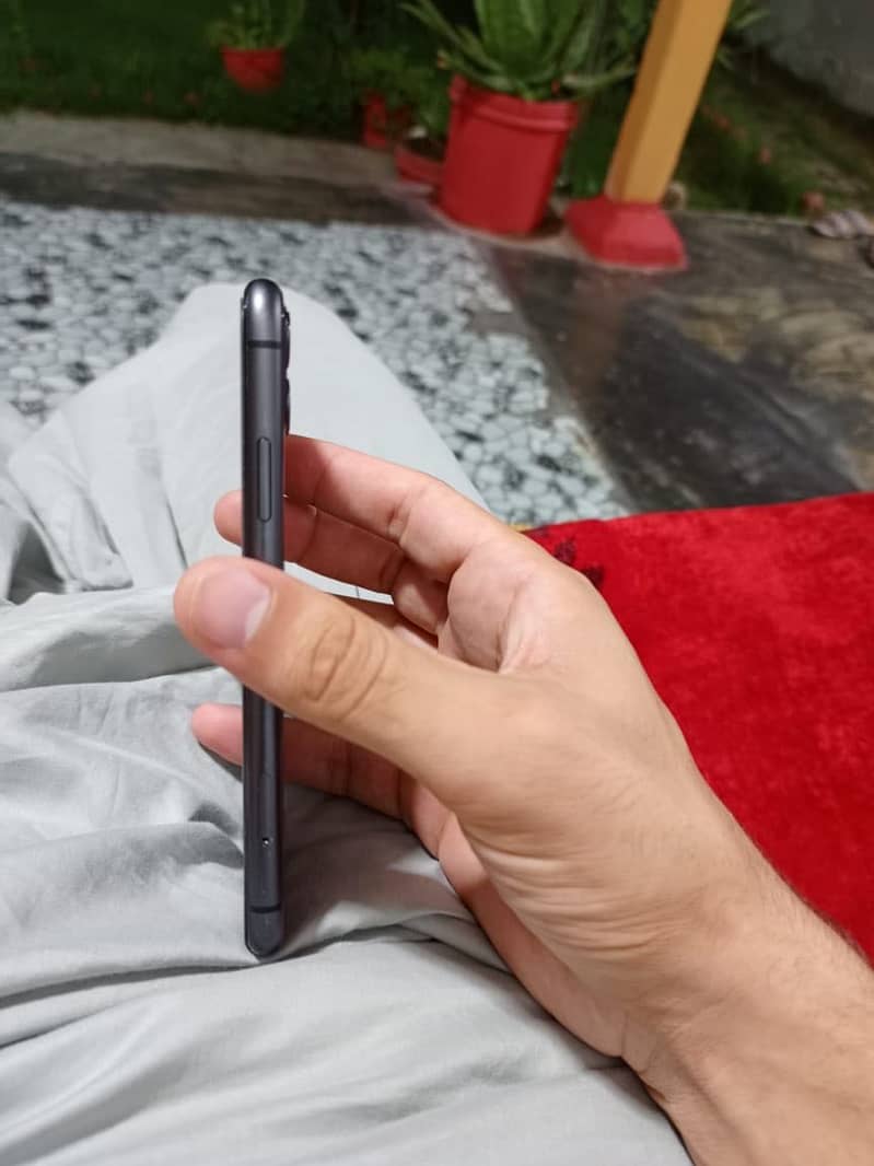 Apple iPhone 11 2
