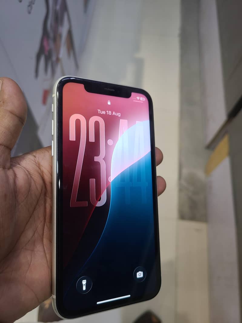 Apple iPhone 11 0