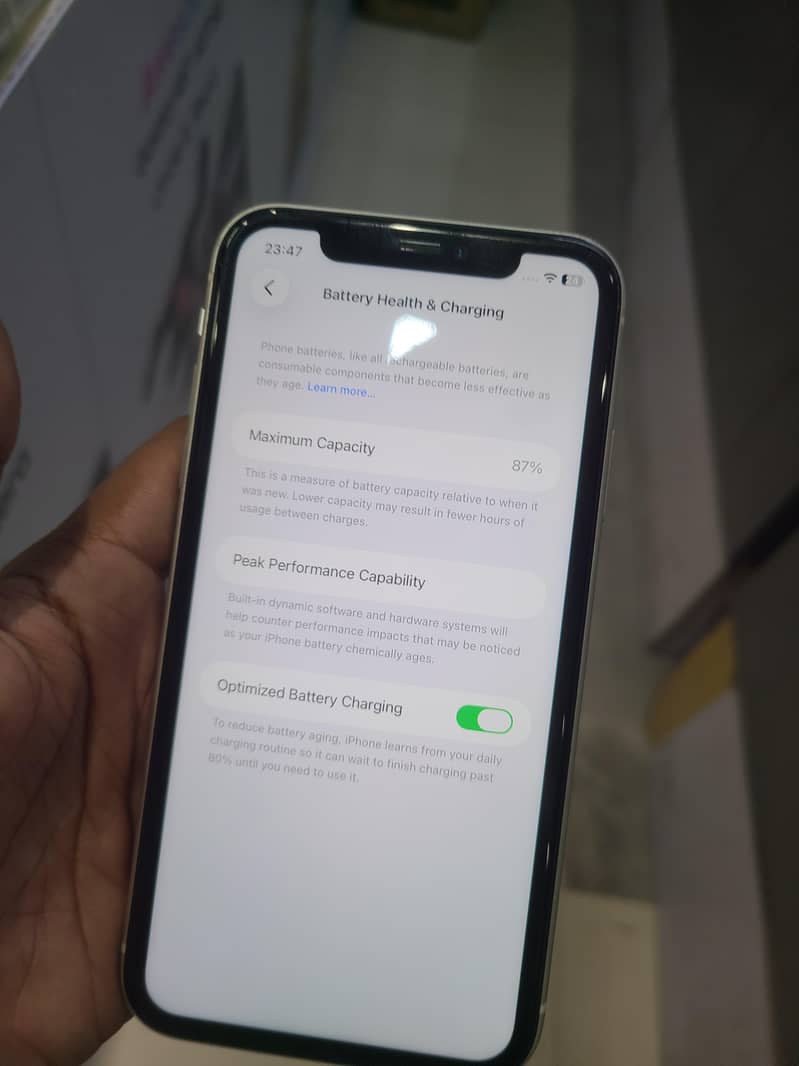 Apple iPhone 11 4