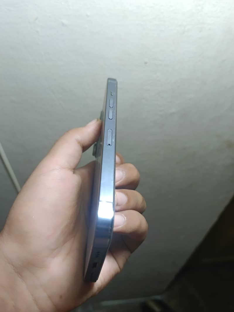 Apple iPhone 13 Pro 2