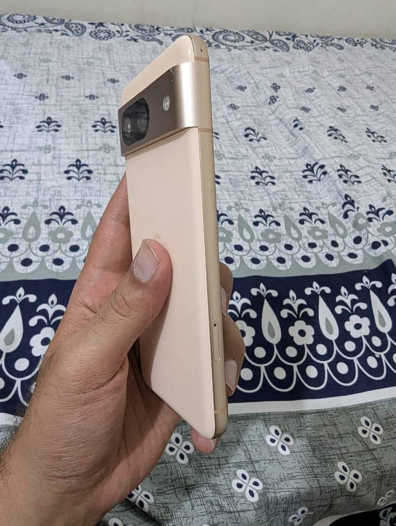 Google Pixel 8 3