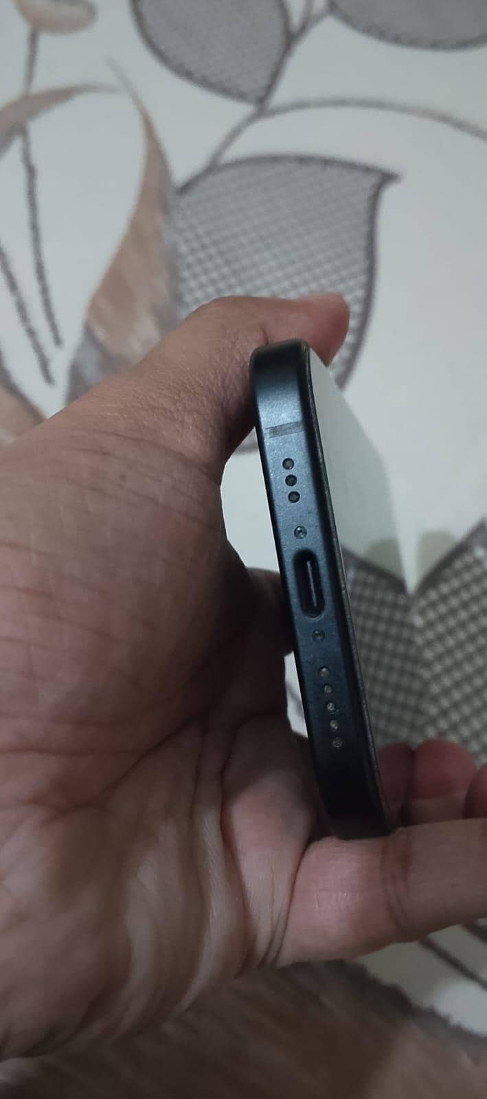 iPhone 15 3