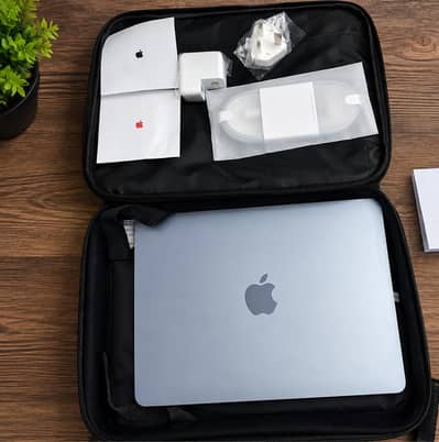 MacBook Air M4 13.6-inch – 256GB | Sky Blue | LIKE NEW Laptop