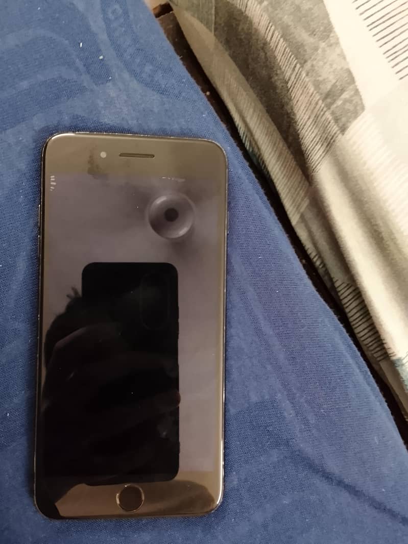 Apple iPhone 7 Plus 1