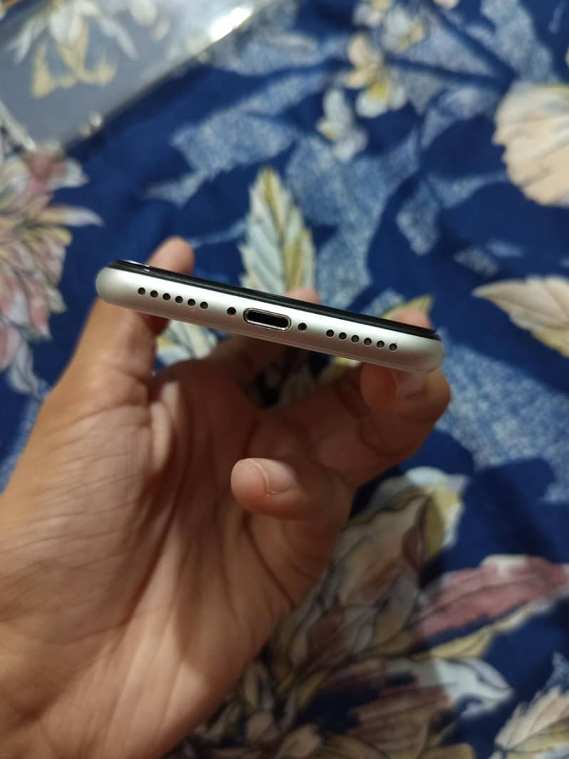 Apple iPhone SE 4