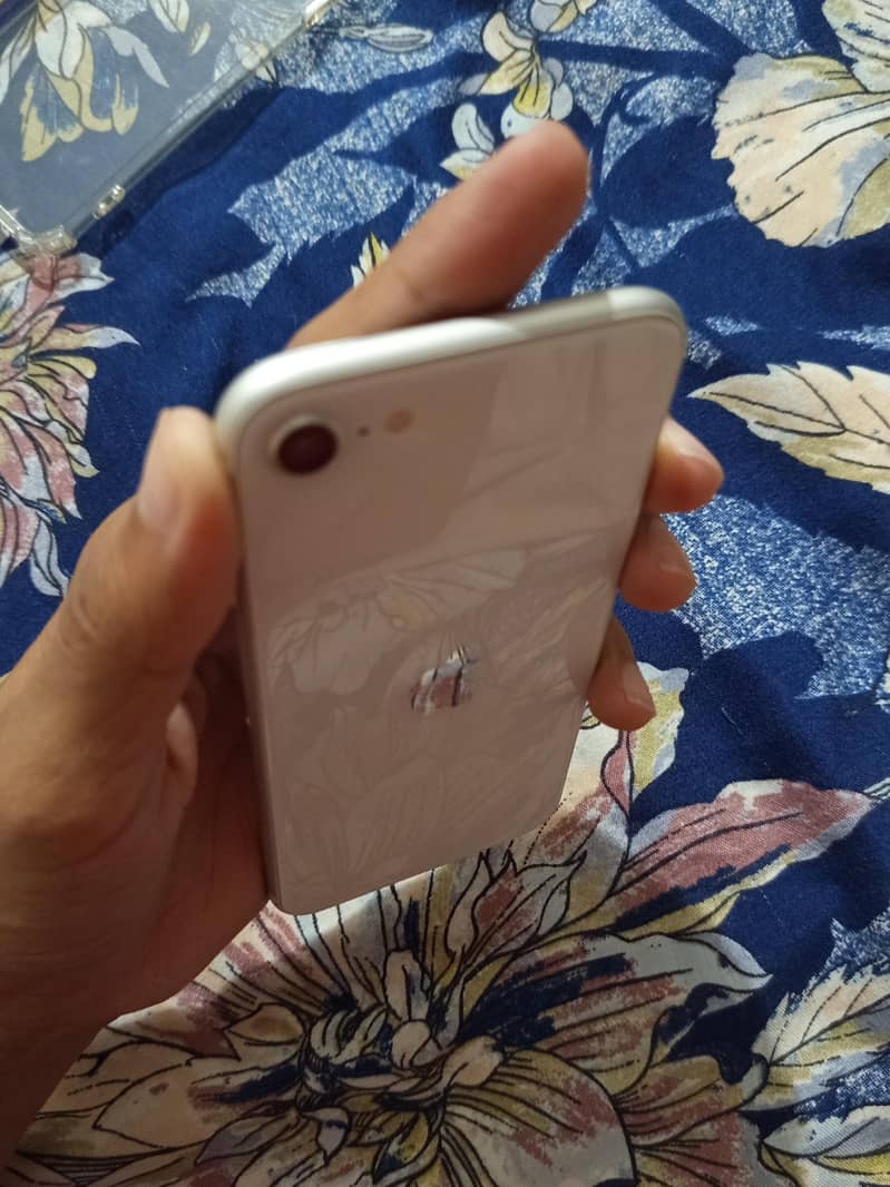 Apple iPhone SE 6