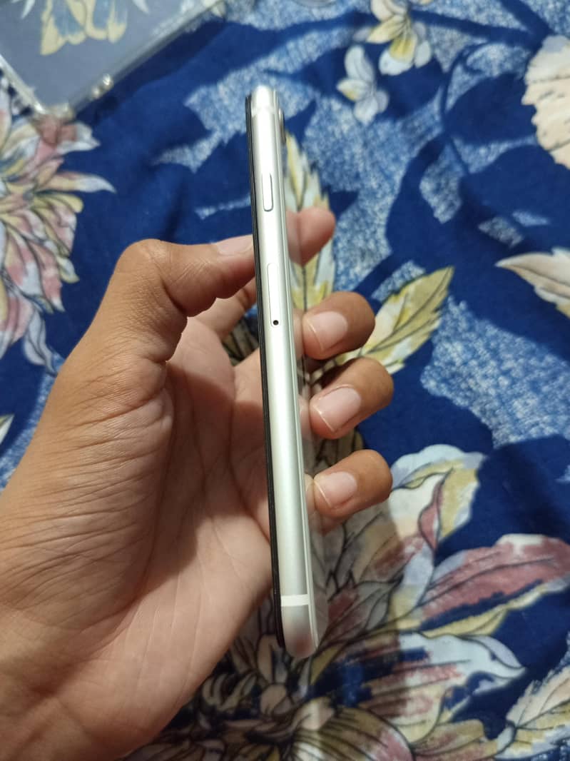 Apple iPhone SE 7