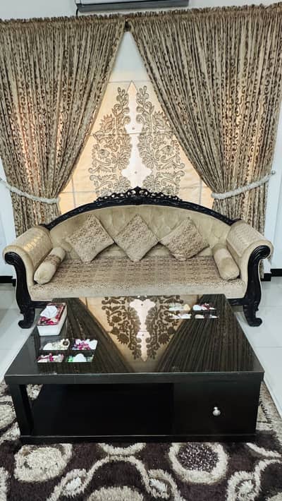 Elegant 7-Seater Sofa Set /curtains/centre table– Good Condition