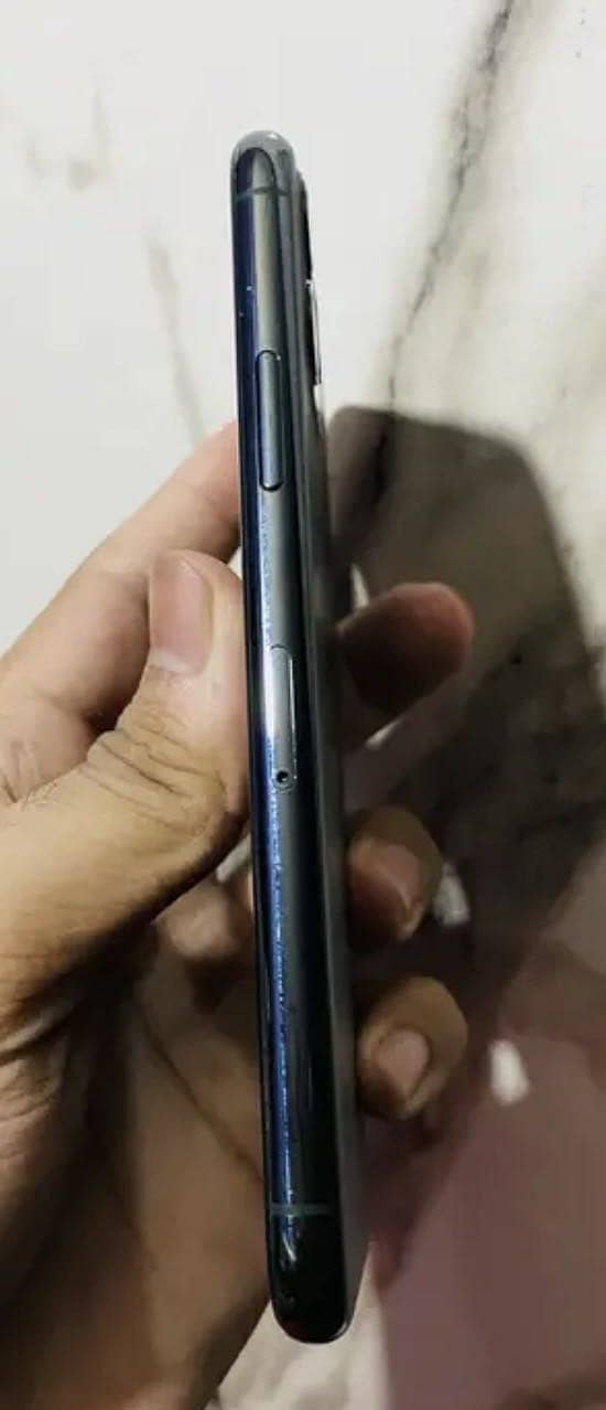 Apple iPhone 11 Pro 1