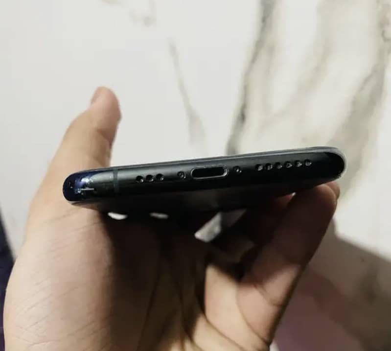 Apple iPhone 11 Pro 3