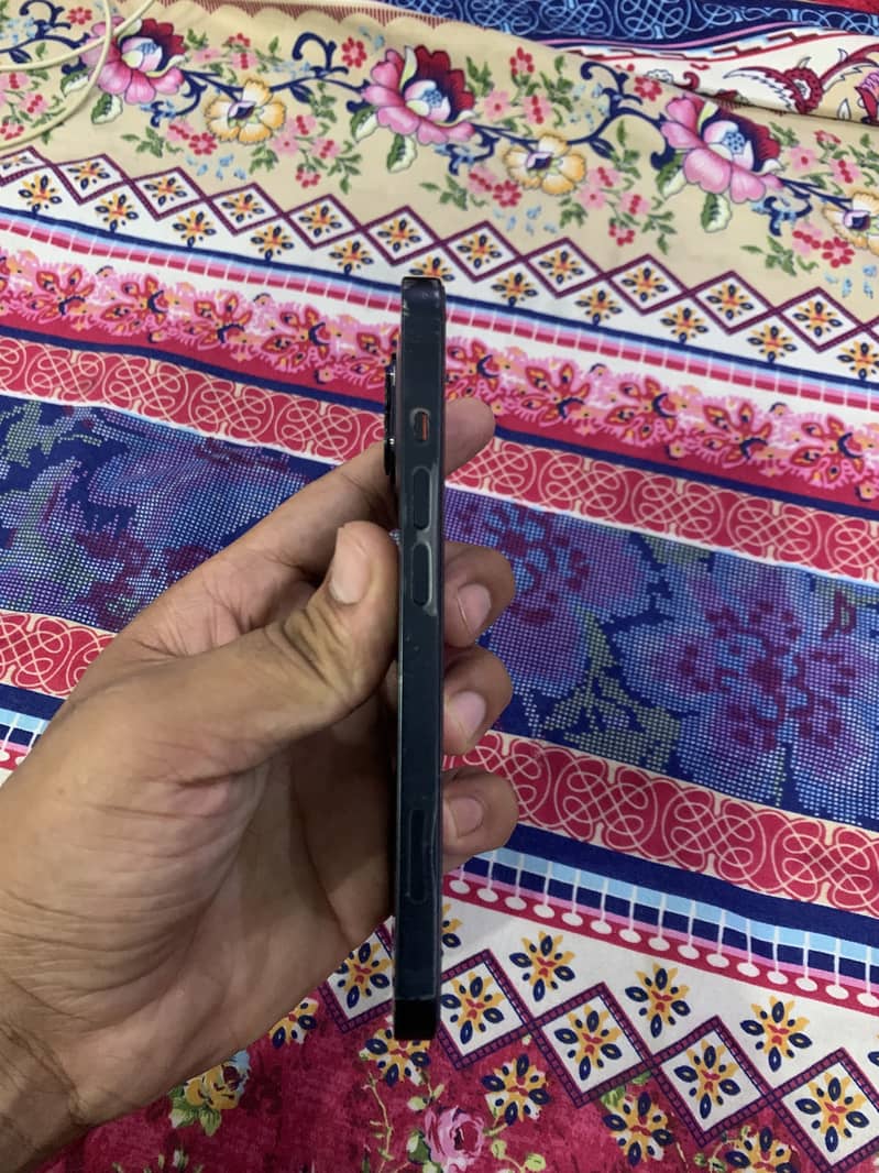 Apple iPhone 14 5