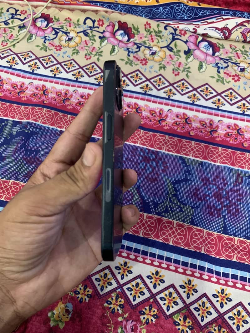 Apple iPhone 14 6