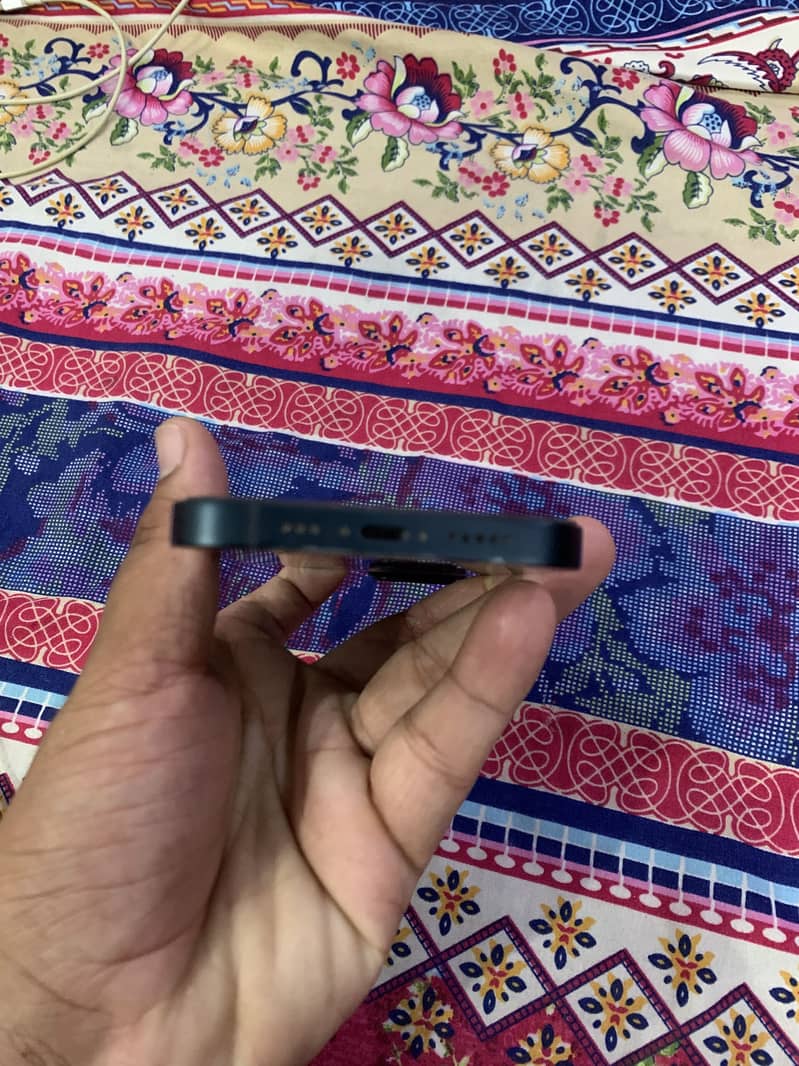 Apple iPhone 14 7