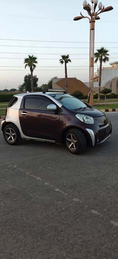Toyota iQ 2009/12/18 Urgent sale