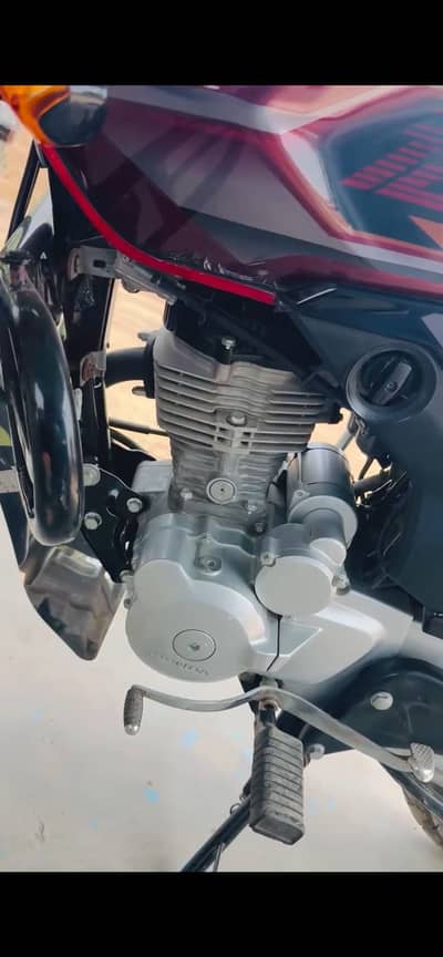 CB 125 F