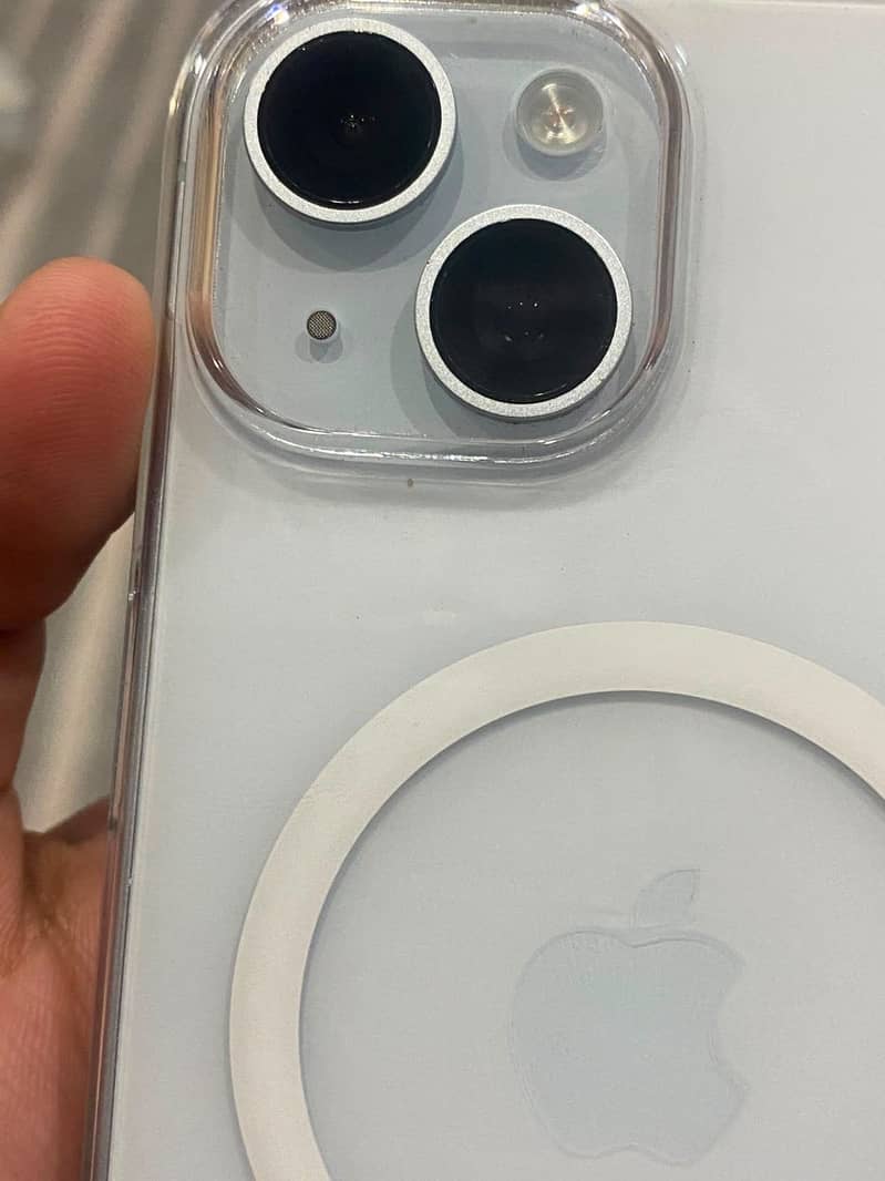 Apple iPhone 15 2