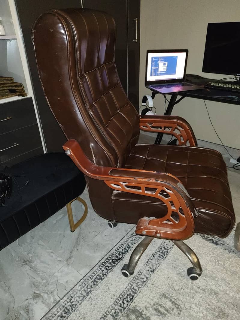 Brown Large Computer Chair 1