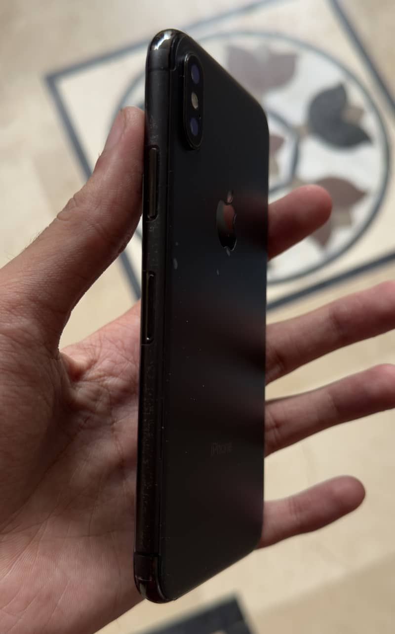 Apple iPhone X 5