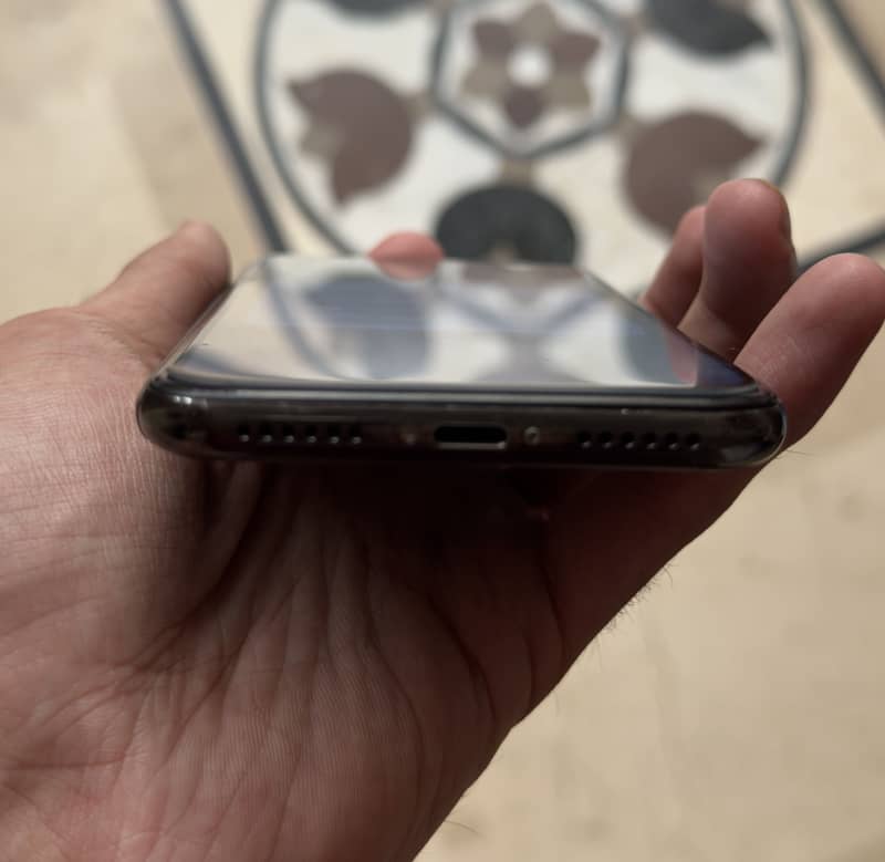 Apple iPhone X 6