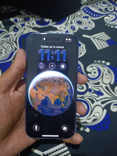 iPhone 16