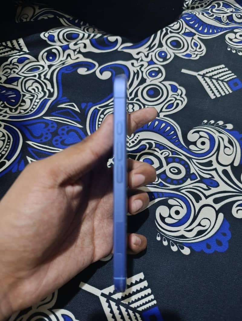 iPhone 16 5