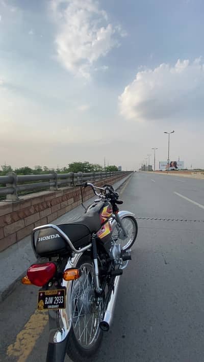 2026 model 4000km drive one hand use bike totally gen 1