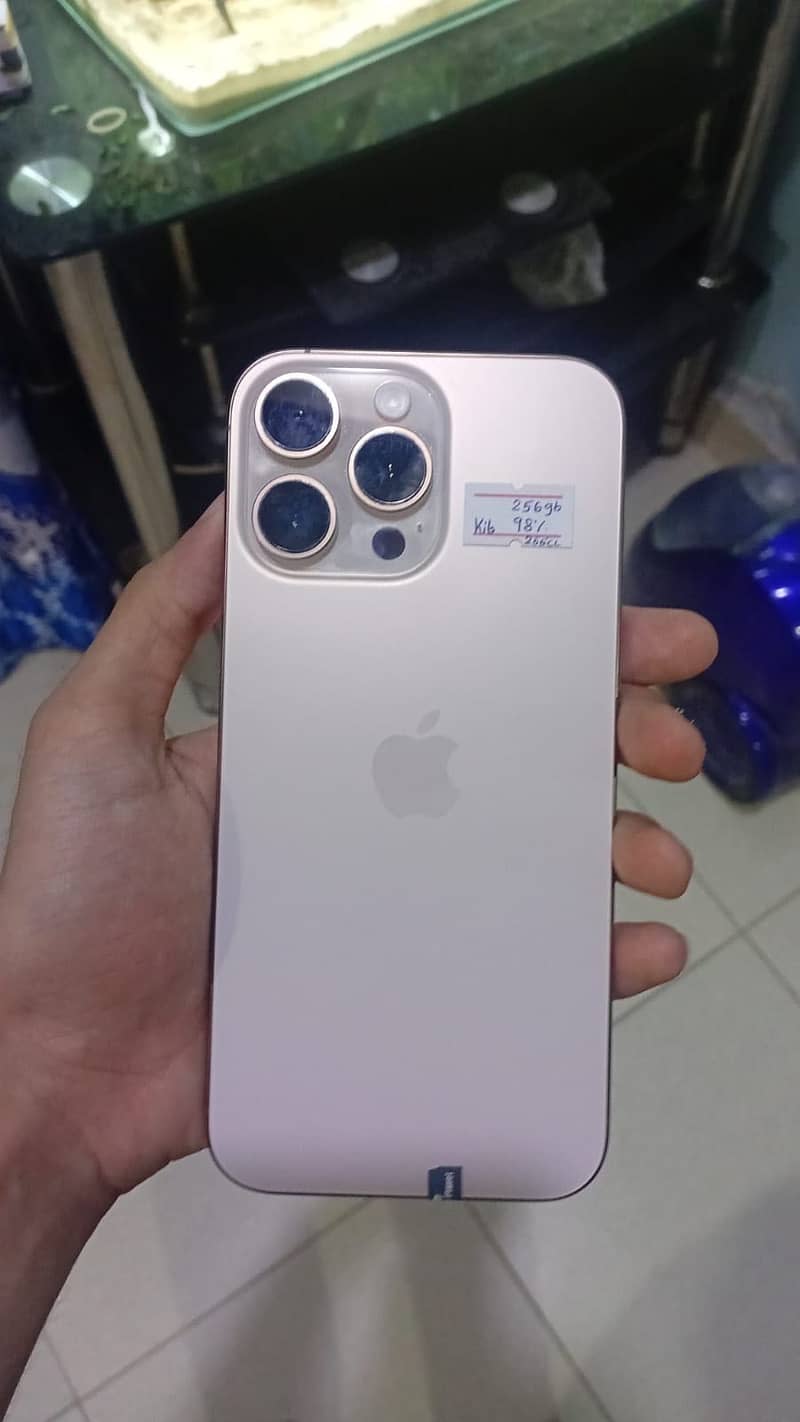 Apple iPhone 16 Pro Max 0