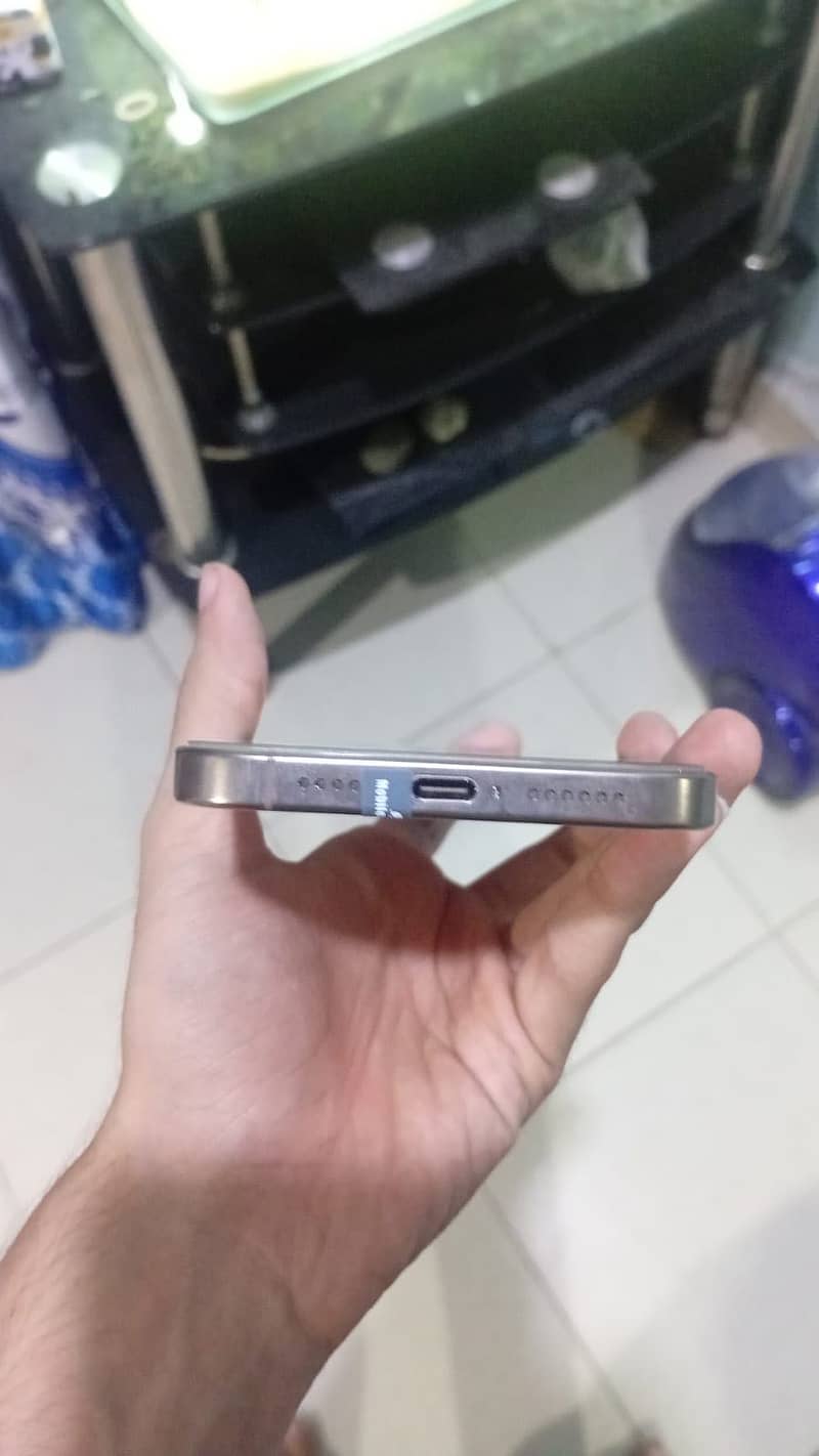 Apple iPhone 16 Pro Max 5