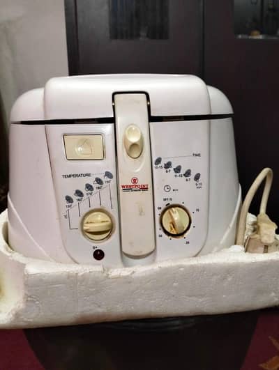 Westpoint Electric Deep Fryer WF-5234 — 2 Liter