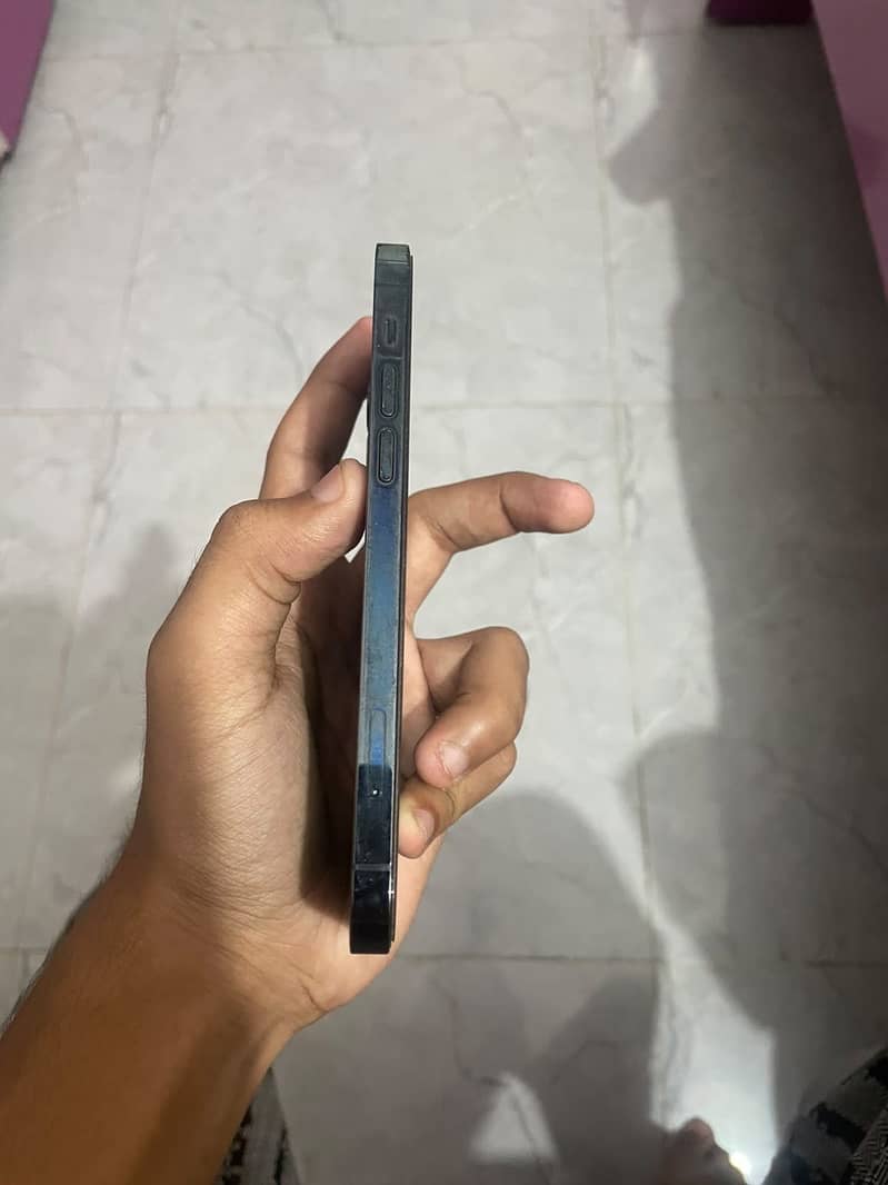 Apple iPhone 12 Pro 4