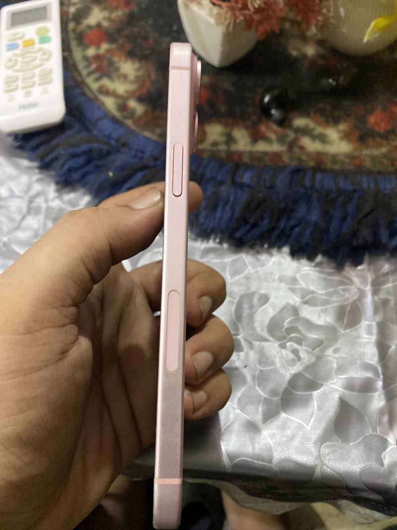 Apple iPhone 15 plus 2