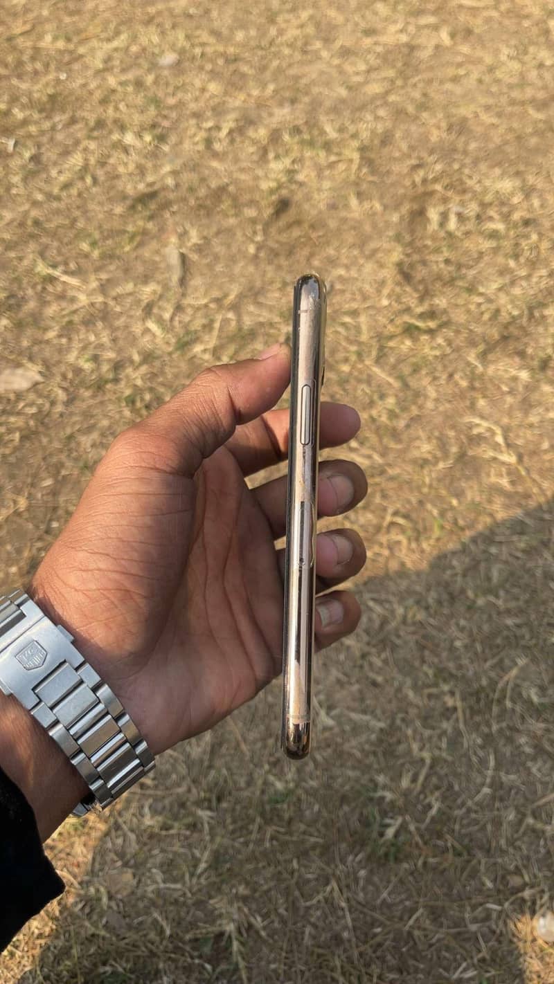 Apple iPhone 11 Pro 2