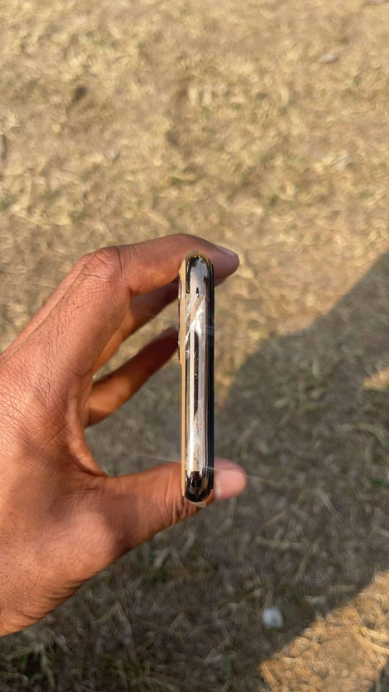 Apple iPhone 11 Pro 5