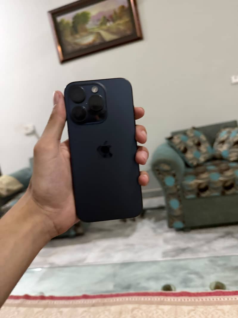 Apple iPhone 15 Pro 0
