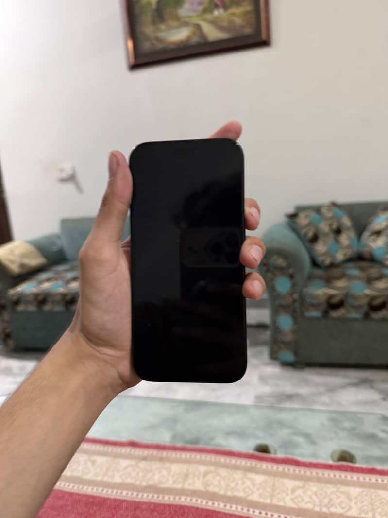 Apple iPhone 15 Pro 2