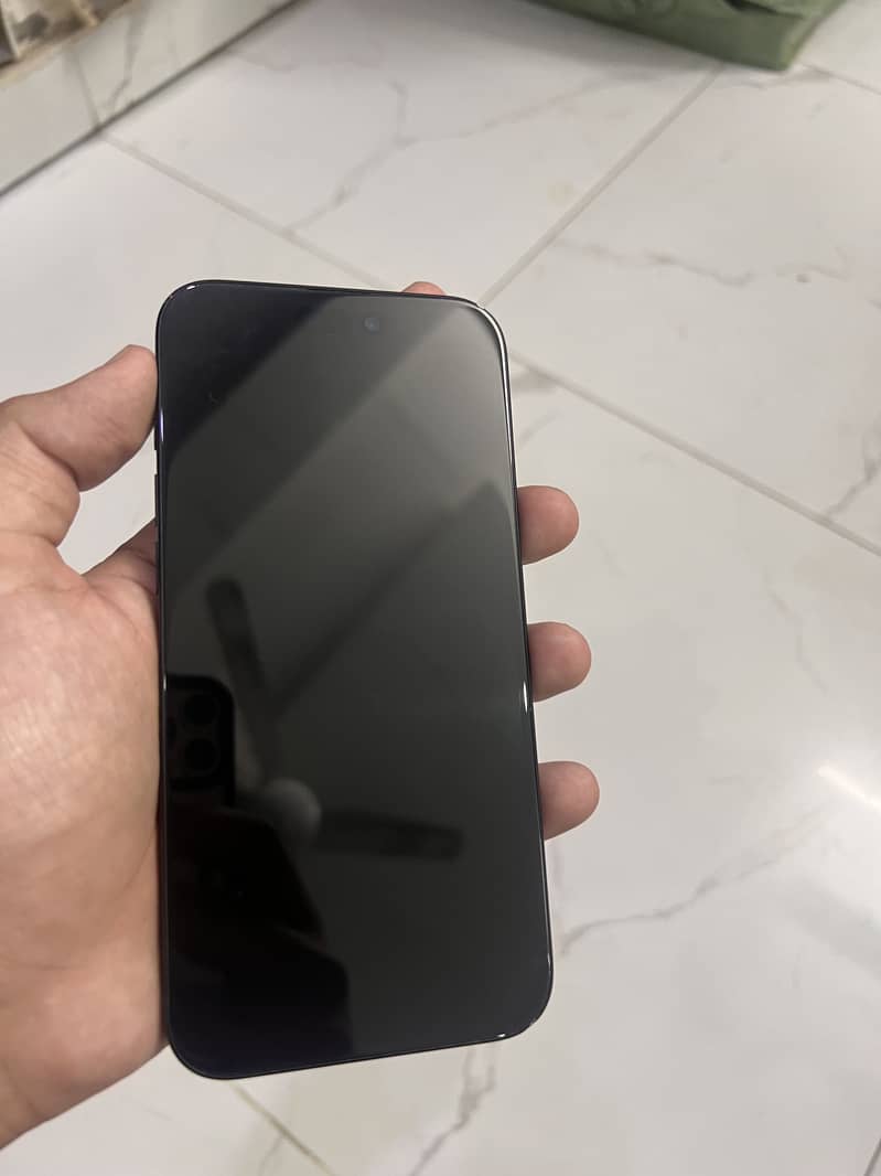 Apple iPhone 16 Plus 3