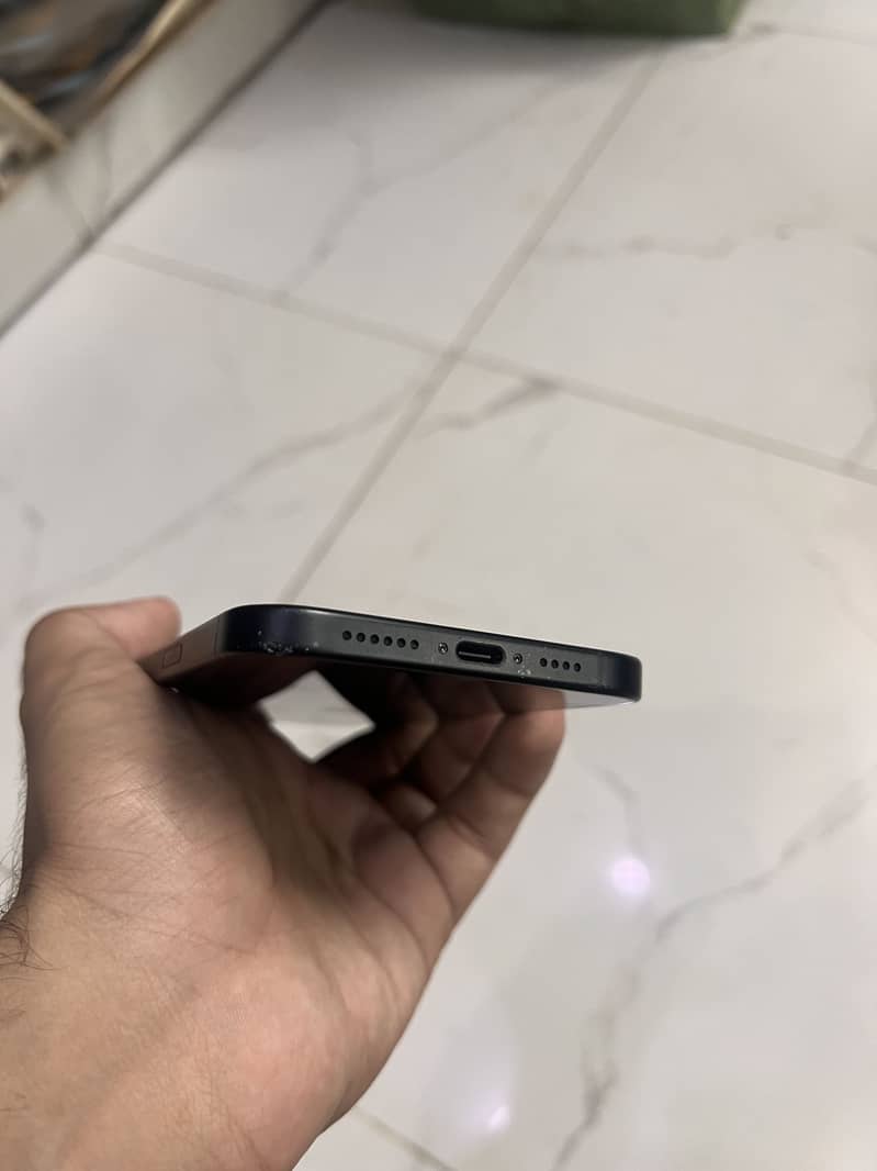 Apple iPhone 16 Plus 9