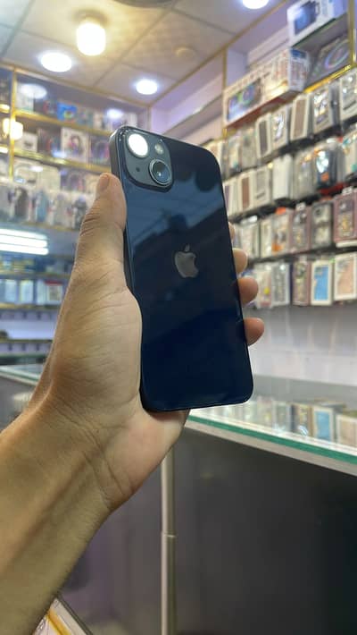 Apple iPhone 13