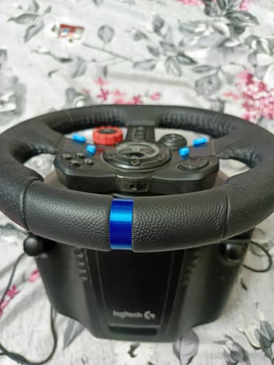 steering wheel with gear shifters