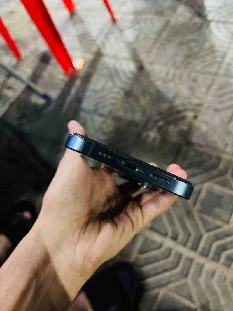 Apple iPhone 13 Pro 1