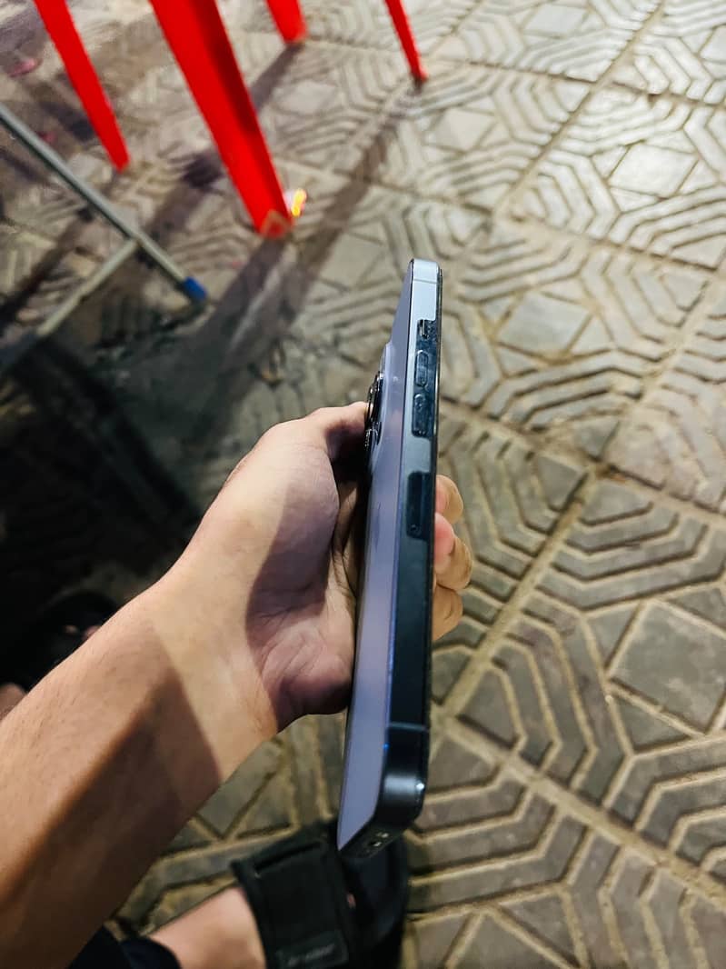 Apple iPhone 13 Pro 4