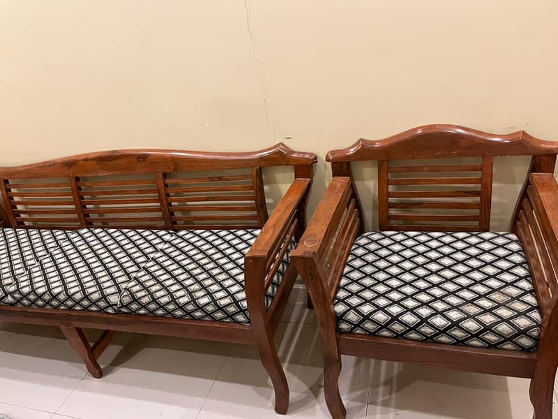 Sofa set with Table 4