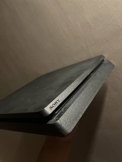 PS4 slim jailbreak 1tb with 3 controllers
