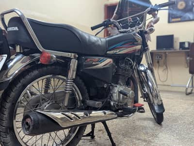 Honda CG 125   2015  ( Golden Number )
