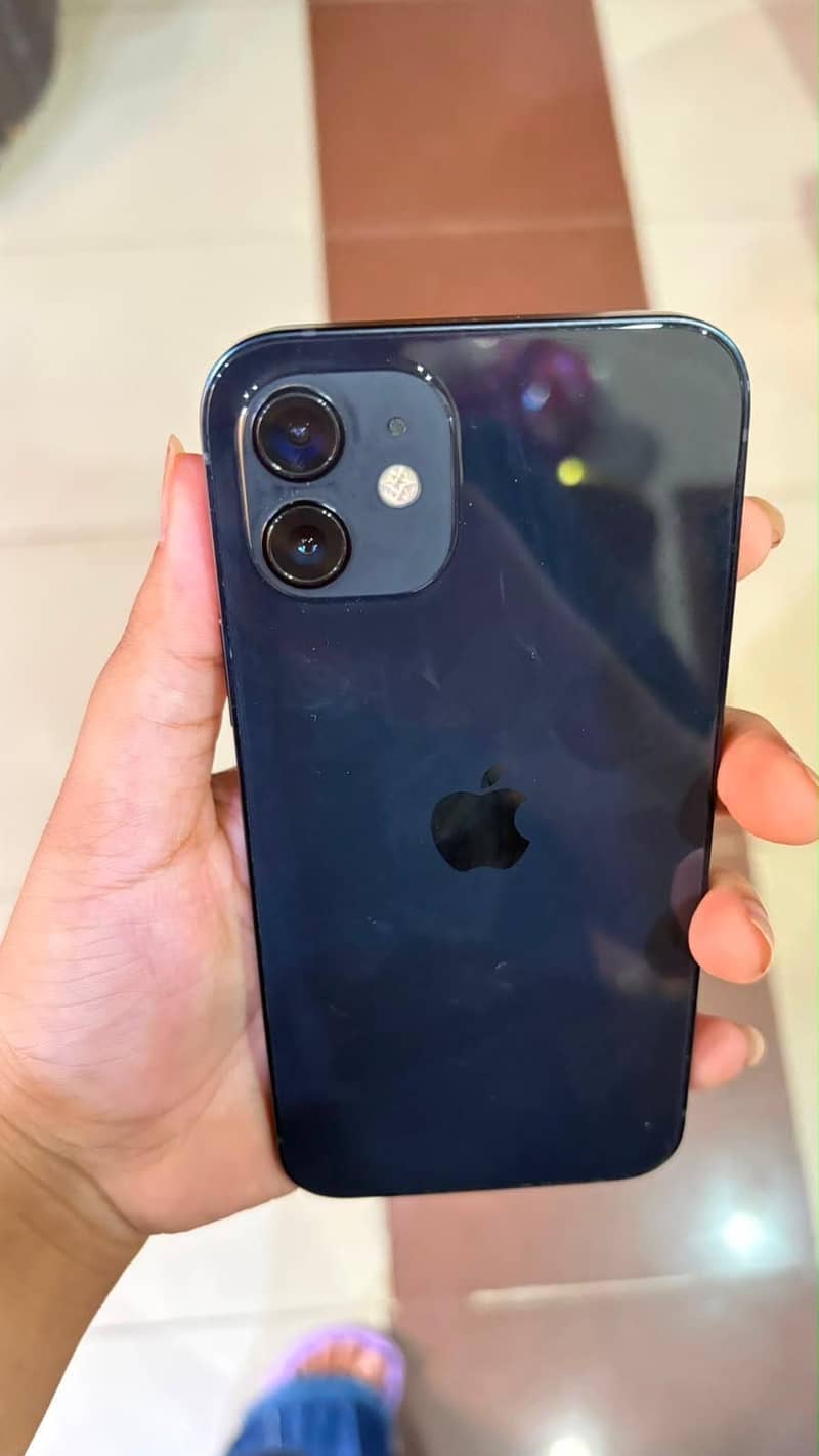 Apple iPhone 12 3
